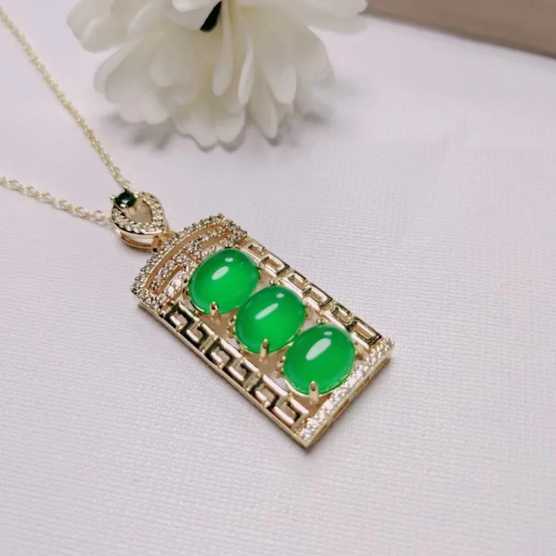 Xiaohongshu style silver-plated pendant with high-transparency ice green jade, round cabochon, meticulously crafted abacus desig
Xiaohongshu style silver-plated pendant with high-transparency ice green jade, round cabochon, meticulously crafted abacus desig