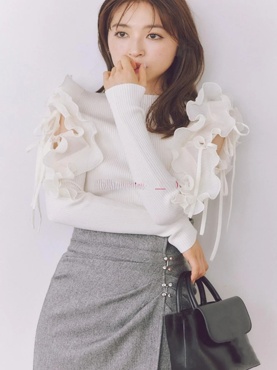 Sweet Style Knitted Sweater Shoulder Bared Ruffle Sleeve Tied Waist Ribbed Pure Color Long Sleeve round Neck Winter Fashion
Sweet Style Knitted Sweater Shoulder Bared Ruffle Sleeve Tied Waist Ribbed Pure Color Long Sleeve round Neck Winter Fashion