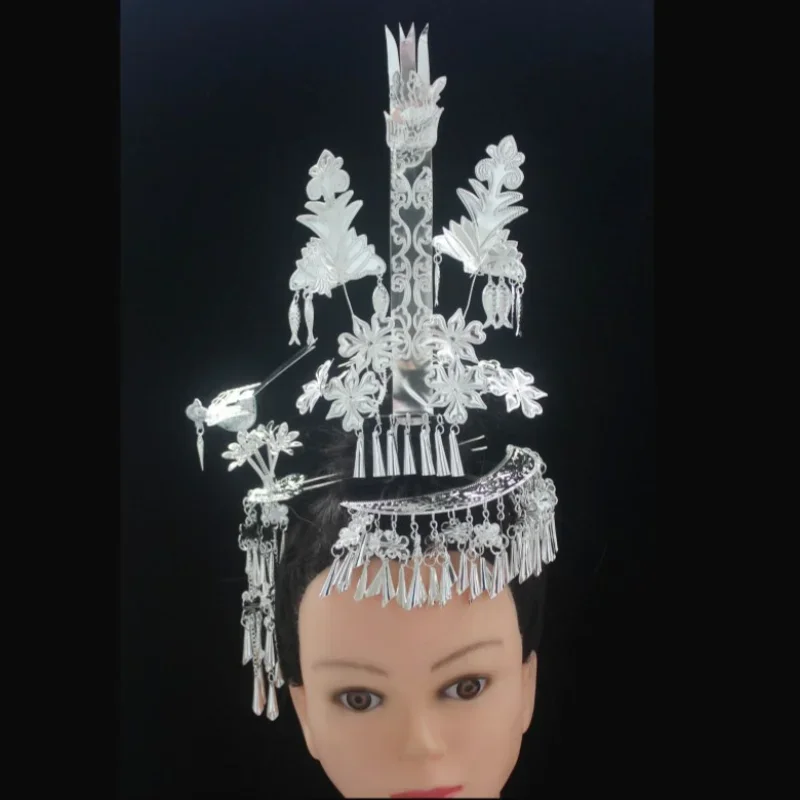 Ethnic dance costumes, headwear accessories, Miao ethnic hair hairpin, imitation silk craftsmanship
Ethnic dance costumes, headwear accessories, Miao ethnic hair hairpin, imitation silk craftsmanship