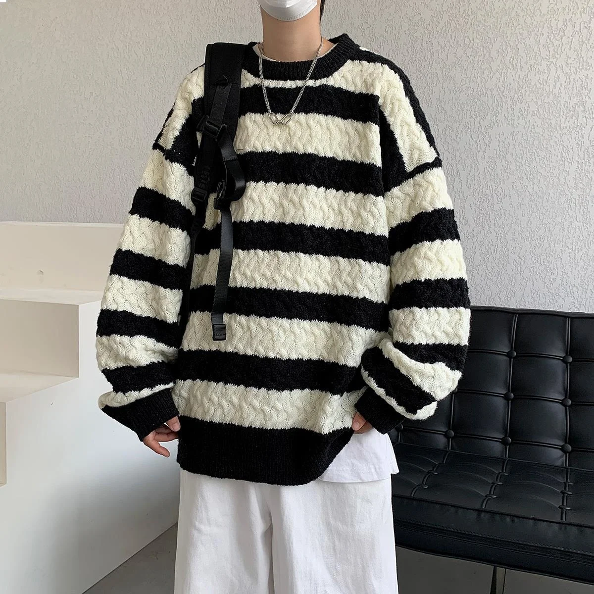 Мужской вязаный свитер оверсайз, круглый, повседневный, в полоску, большой размер 300, осенне-зимний трикотаж для пар, ленивый трикотаж
Мужской вязаный свитер оверсайз, круглый, повседневный, в полоску, большой размер 300, осенне-зимний трикотаж для пар, ленивый трикотаж