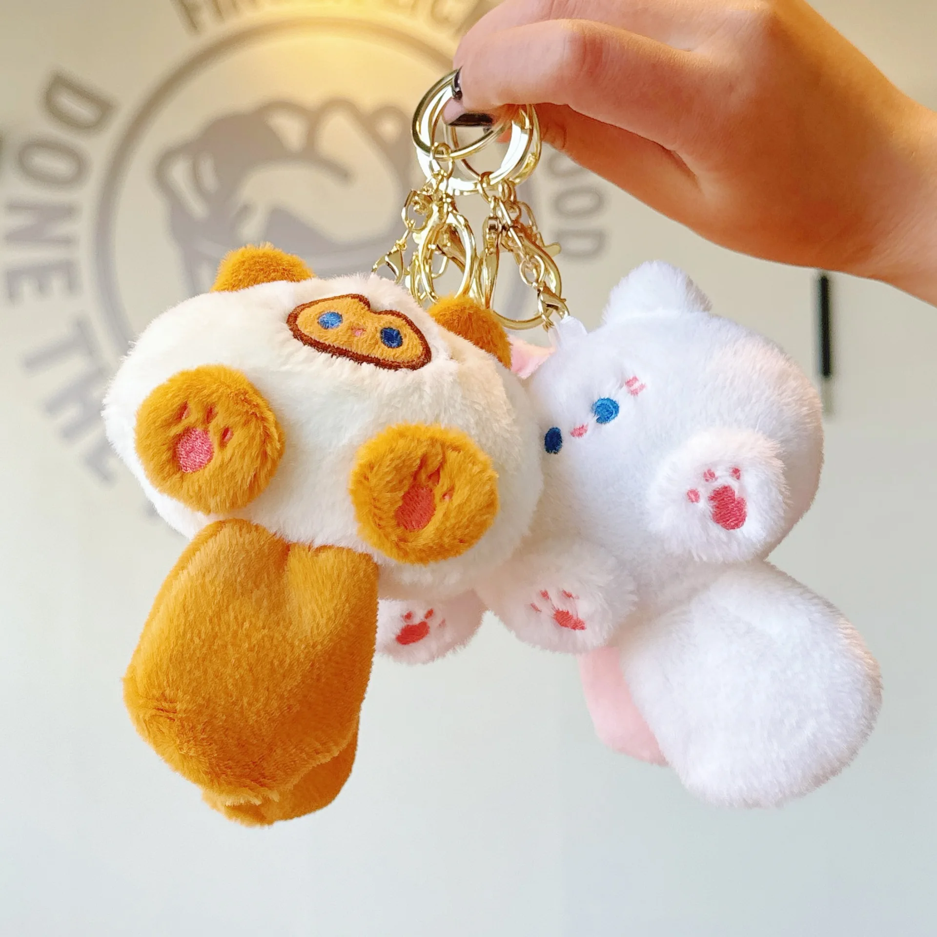 40pcs Wholesale Cute Squeaky Kitten Long Tailed Cat Keychain Doll Bag Hanging Plush Toys Birthday Wedding Gift Grab Machine Toy
40pcs Wholesale Cute Squeaky Kitten Long Tailed Cat Keychain Doll Bag Hanging Plush Toys Birthday Wedding Gift Grab Machine Toy