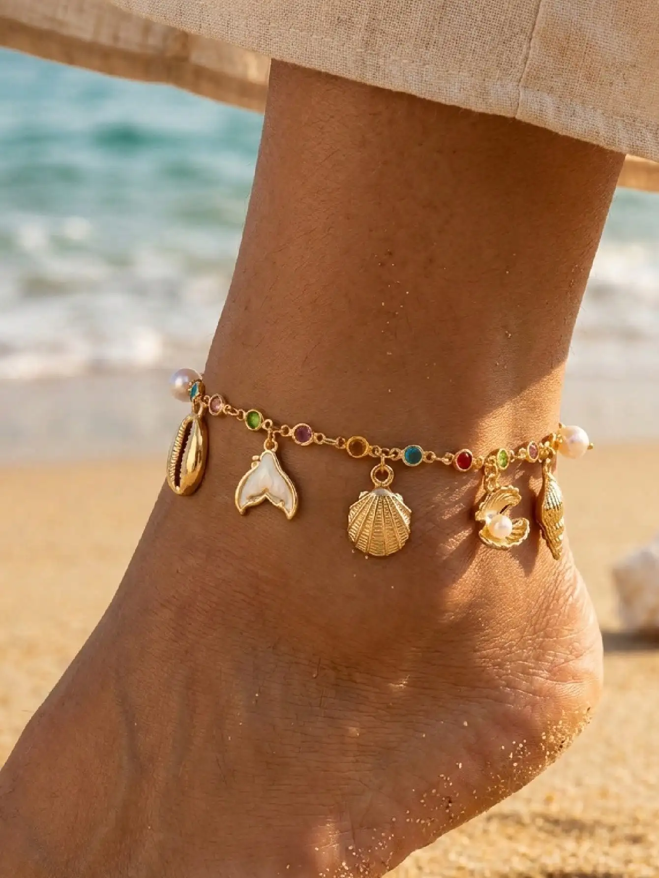 1pc Bohemian Style Bracelet, Featuring Shell Fish Tail And Sea Shell Pendant Decorations, With Multi-Color Artificial Crystals And Imitation Pearls. Suitable For Both Vacation And Daily Wear.
1pc Bohemian Style Bracelet, Featuring Shell Fish Tail And Sea Shell Pendant Decorations, With Multi-Color Artificial Crystals And Imitation Pearls. Suitable For Both Vacation And Daily Wear.