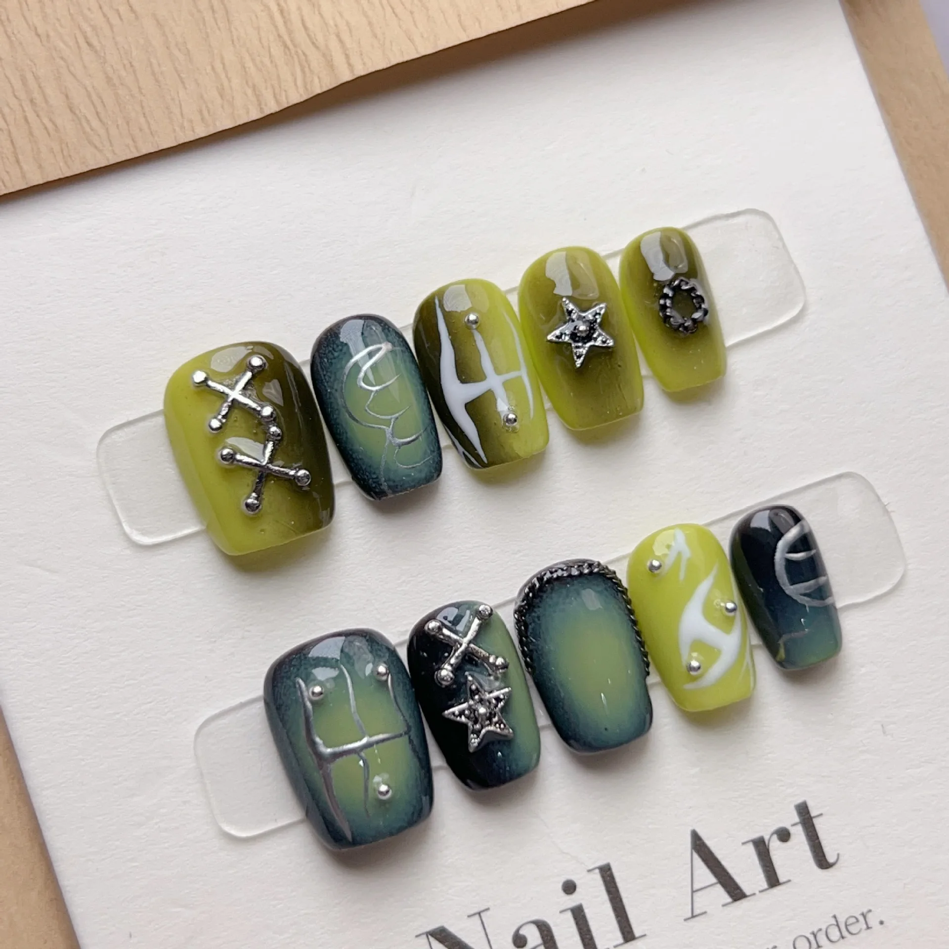 Short Demon Cat Eye Handmade False Nails With Designed High Quality Wearable Punk Acrylic Press on Nails For Professionals
Short Demon Cat Eye Handmade False Nails With Designed High Quality Wearable Punk Acrylic Press on Nails For Professionals