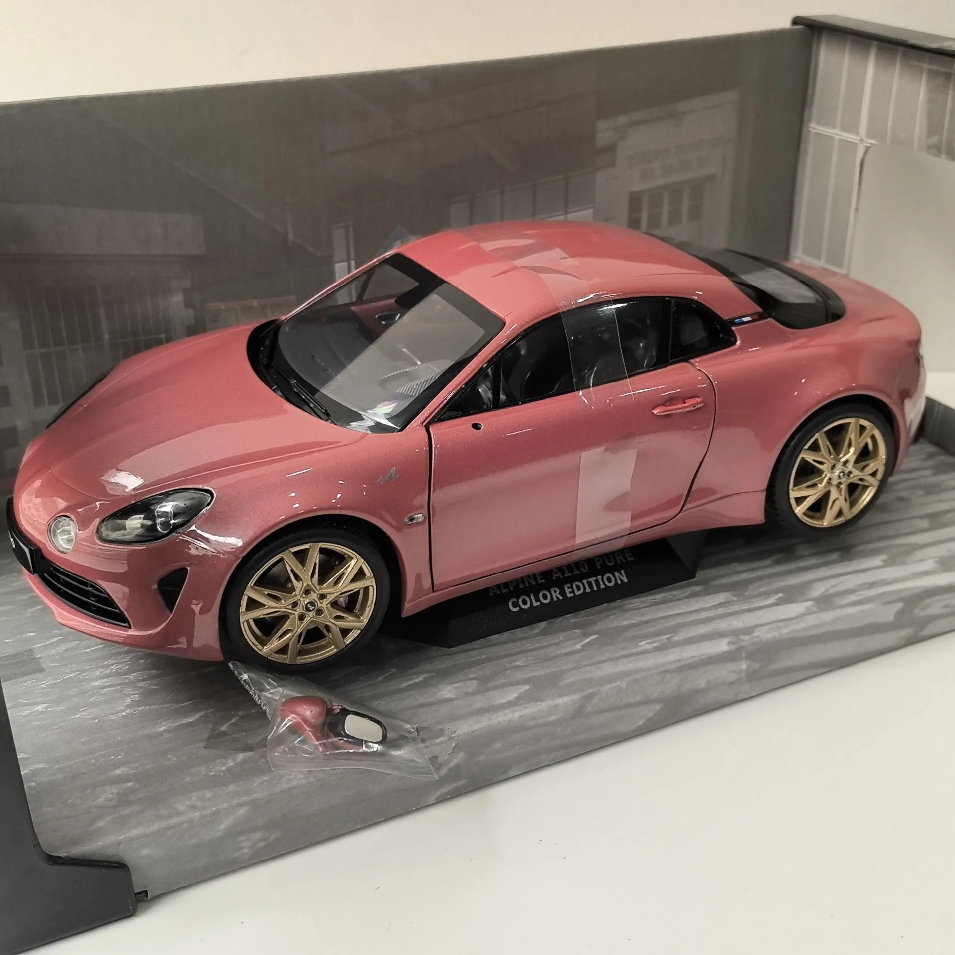 Diecast SOLIDO S 1:18 Scale ALPINE A110S 2021 Albin Alloy Car Model Collectible Toy Gift Souvenir Display Ornament
Diecast SOLIDO S 1:18 Scale ALPINE A110S 2021 Albin Alloy Car Model Collectible Toy Gift Souvenir Display Ornament