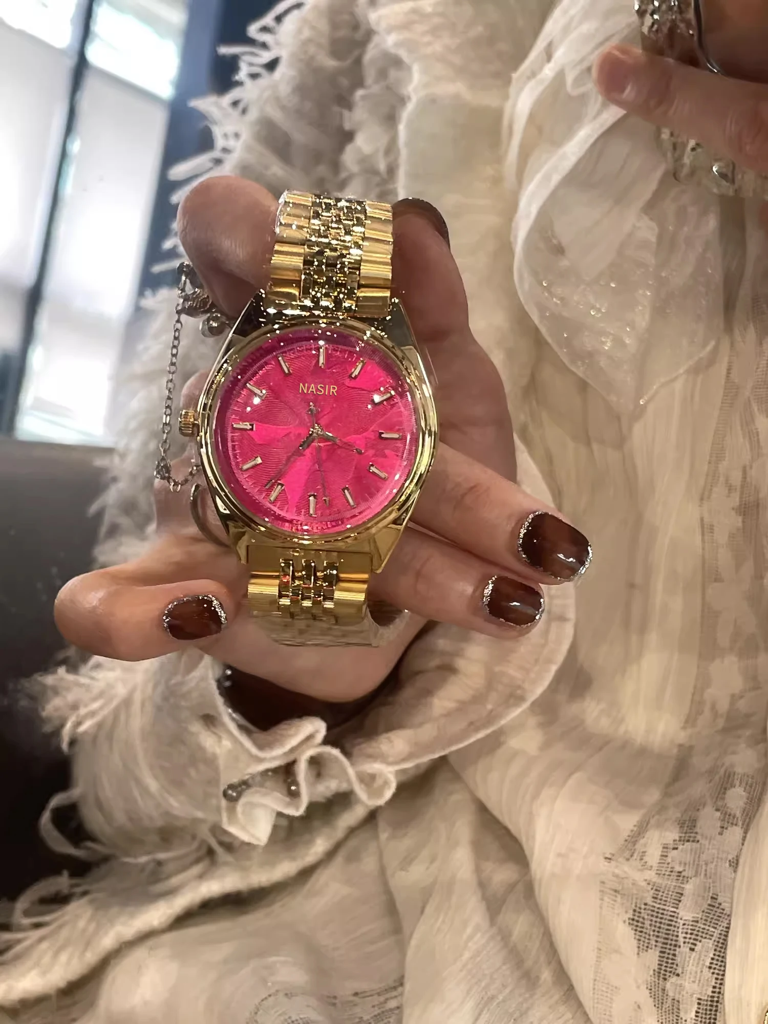 Large Dial Watch Female Niche Art High Value Western Light Luxury Lady, Mechanical Watch 2025 New Women's Style
Large Dial Watch Female Niche Art High Value Western Light Luxury Lady, Mechanical Watch 2025 New Women's Style