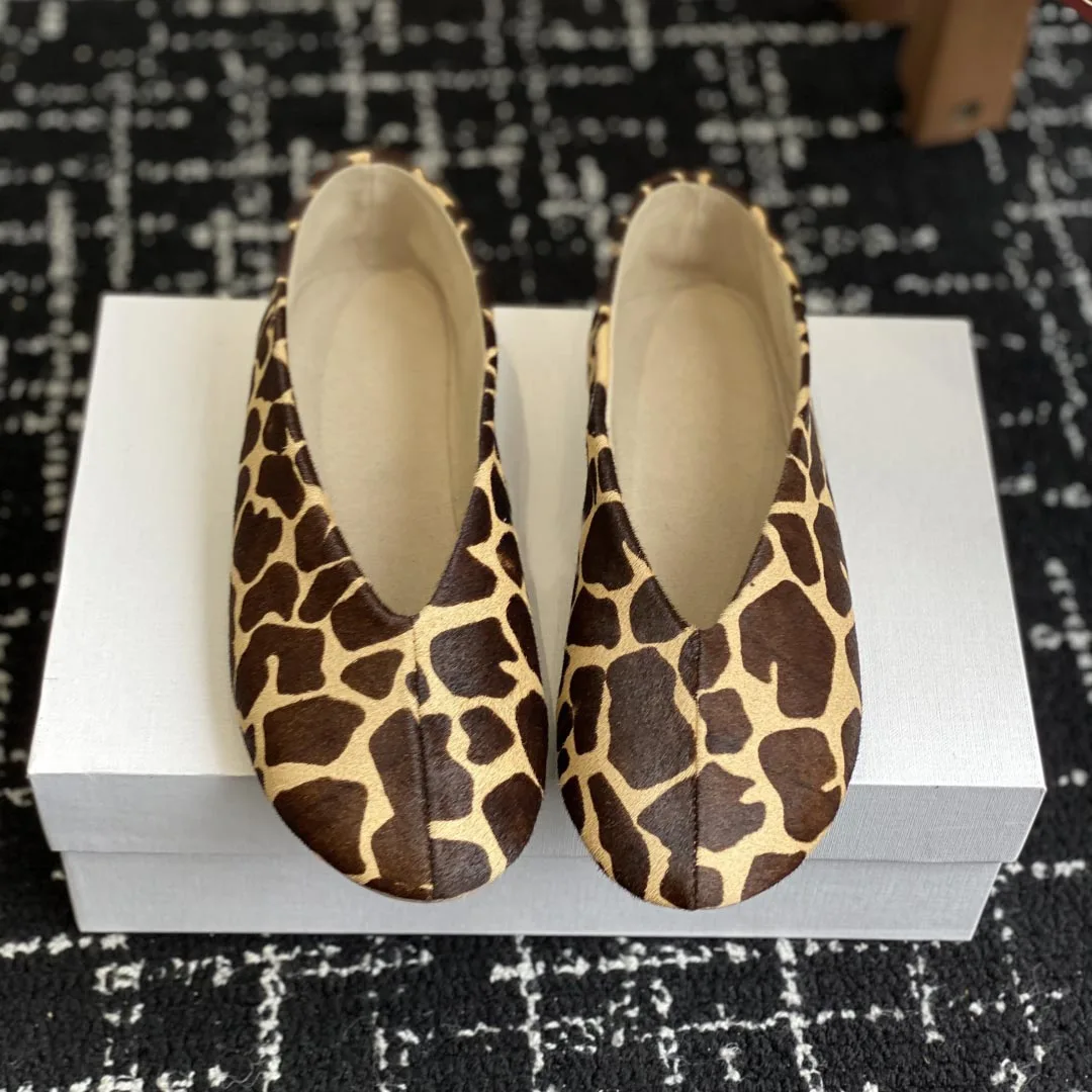 Женские туфли без шнуровки на плоской подошве для отдыха, повседневная обувь без шнуровки из натуральной кожи с круглым носком, женская однотонная удобная прогулочная обувь
Женские туфли без шнуровки на плоской подошве для отдыха, повседневная обувь без шнуровки из натуральной кожи с круглым носком, женская однотонная удобная прогулочная обувь