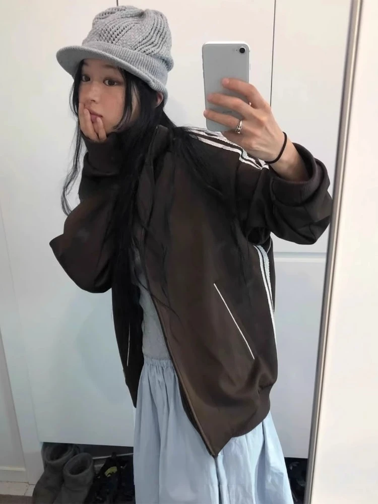Harajuku Vintage Lace Long Sleeve Jackets 2025 Spring New Stand Collar Coat Women Y2k Casual All-match Zipper Tops Mujer
Harajuku Vintage Lace Long Sleeve Jackets 2025 Spring New Stand Collar Coat Women Y2k Casual All-match Zipper Tops Mujer