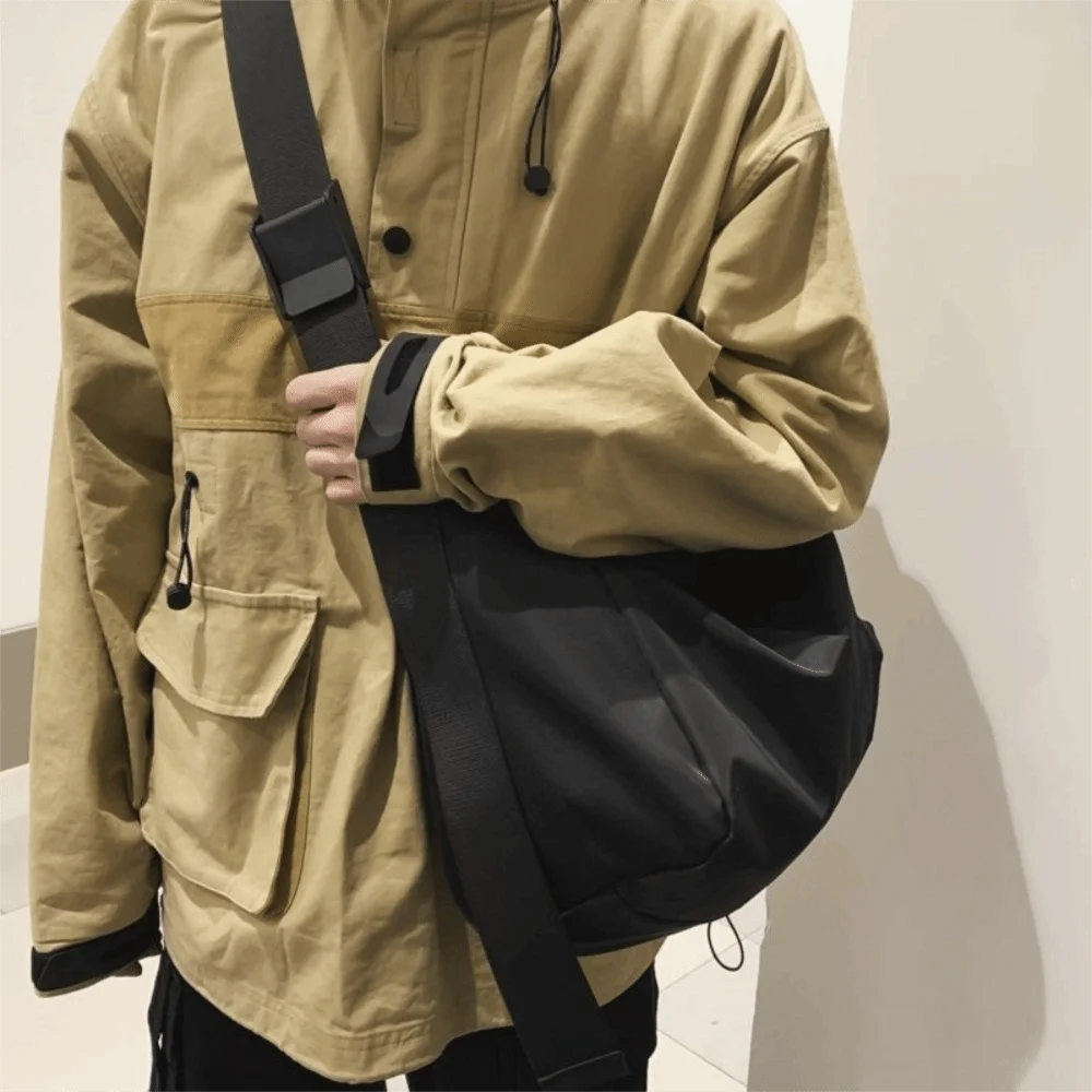 Large Capacity Gym Waterproof Bag Water-Resistant Zipper Closure Outdoor Duffle Bag Adjustable Strap Fitness Training Bag
Large Capacity Gym Waterproof Bag Water-Resistant Zipper Closure Outdoor Duffle Bag Adjustable Strap Fitness Training Bag