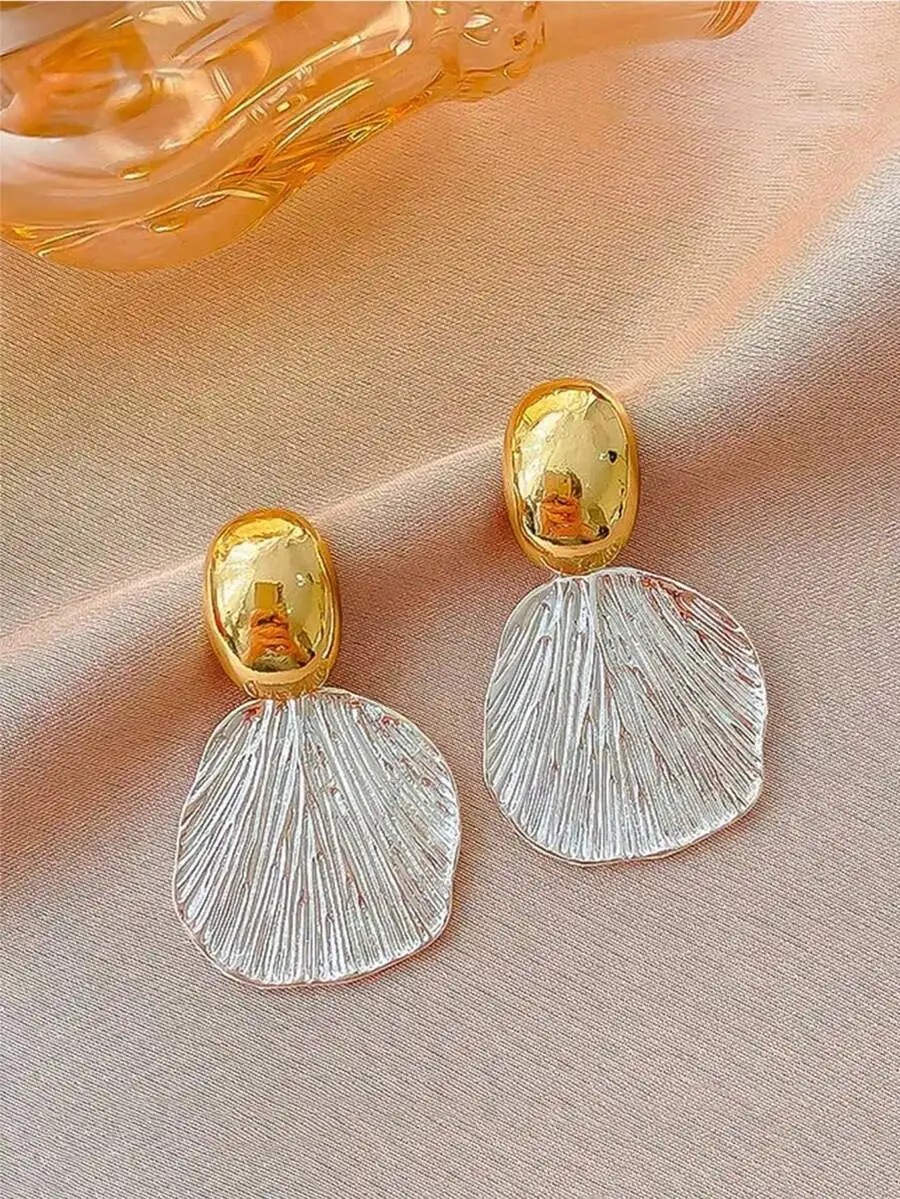 Elegant Vintage Shell Drop Earrings For Women Daily Holiday Wear
Elegant Vintage Shell Drop Earrings For Women Daily Holiday Wear
