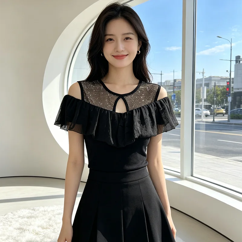 Summer Women's Slim Fit T-Shirt Fashionable Lace Trim Lightweight Design Casual Style Short Sleeve round Neck Top for Ladies
Summer Women's Slim Fit T-Shirt Fashionable Lace Trim Lightweight Design Casual Style Short Sleeve round Neck Top for Ladies
