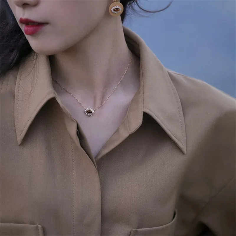 Amber necklace vintage tiger eye stone niche design high-end clavicle necklace
Amber necklace vintage tiger eye stone niche design high-end clavicle necklace