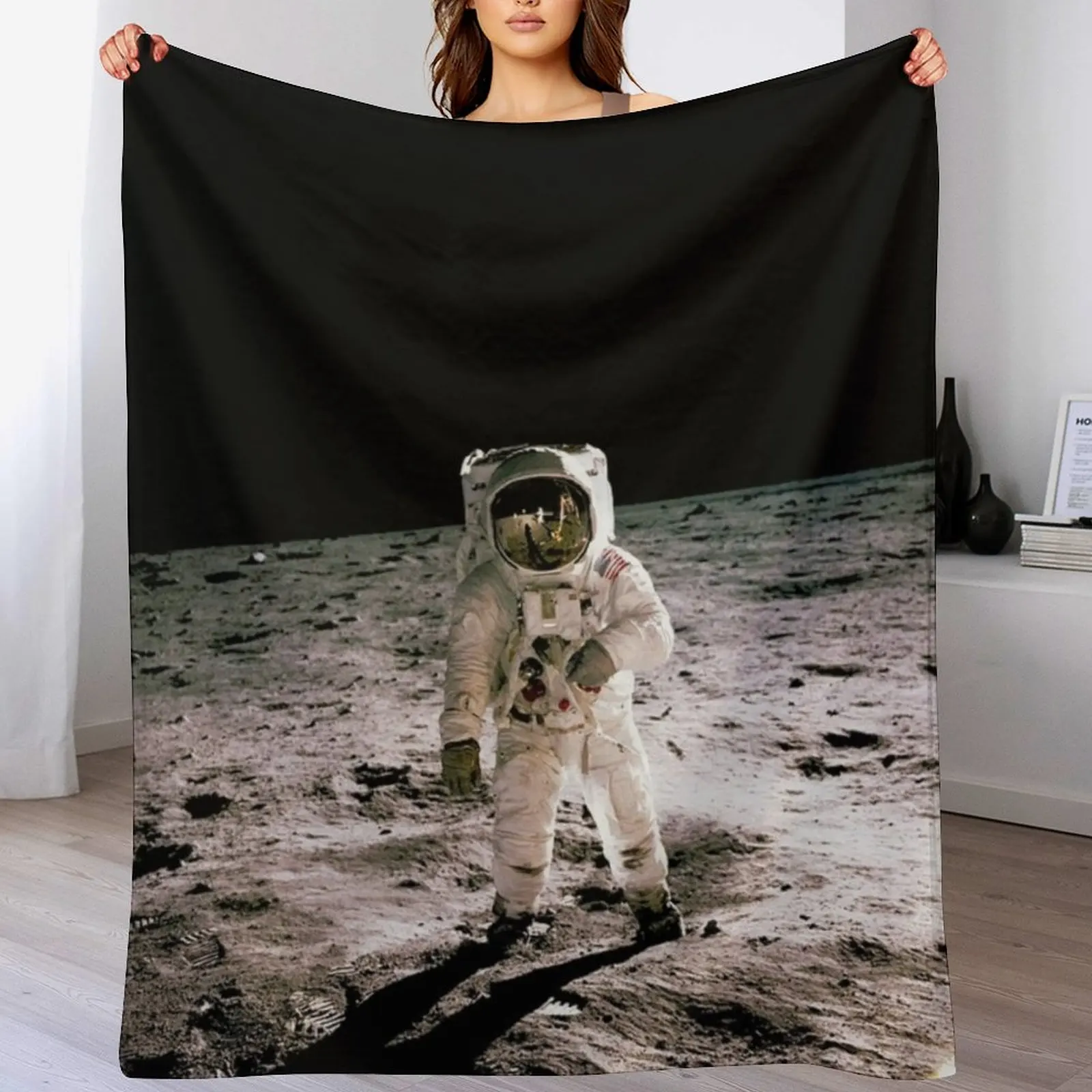 Buzz Aldrin On The Moon Throw Blanket Beautifuls Sofas christmas decoration Furry Blankets
Buzz Aldrin On The Moon Throw Blanket Beautifuls Sofas christmas decoration Furry Blankets