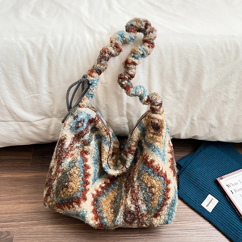 Ethnic Style Women Handbags Tote Colorful Lamb Woolen Shoulder Bag Boho Beach Bag Large Capacity Portable Shopper Bag Striped
Ethnic Style Women Handbags Tote Colorful Lamb Woolen Shoulder Bag Boho Beach Bag Large Capacity Portable Shopper Bag Striped