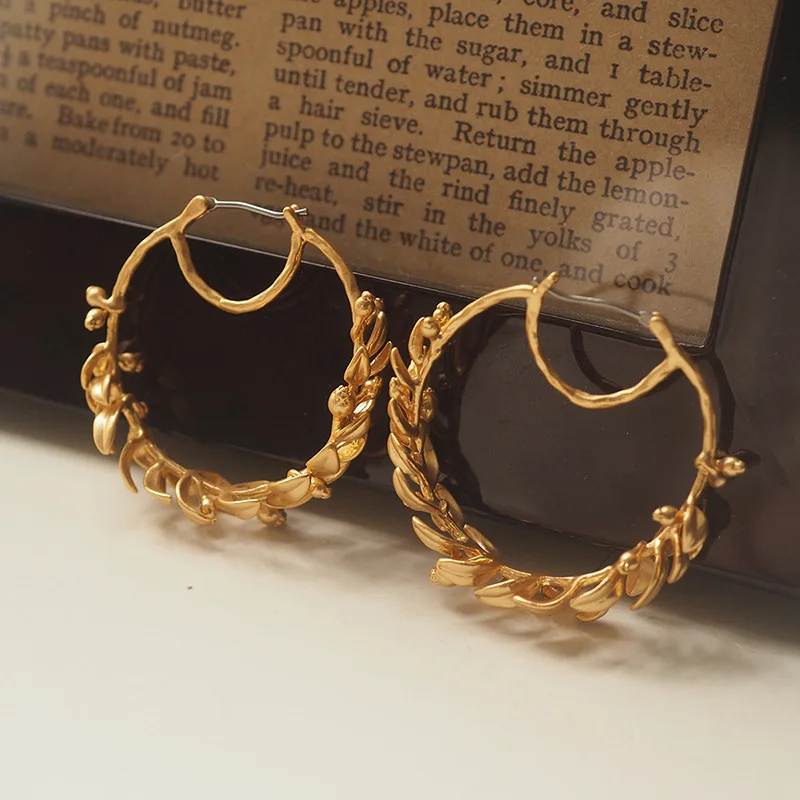 Niche Vintage Gold-Plated Studs - Circle, Leaf & Wheat Earring Accessories, Retro Design
Niche Vintage Gold-Plated Studs - Circle, Leaf & Wheat Earring Accessories, Retro Design