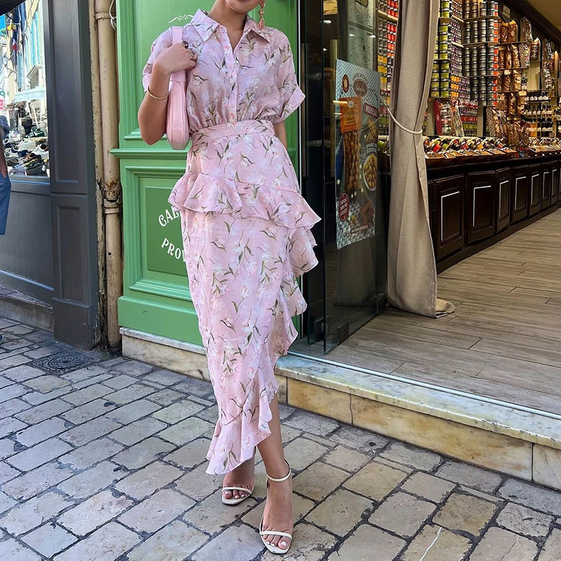 Повседневное платье на шнуровке с цветочным принтом и пуговицами, модное вечернее платье с нерегулярными лацканами и короткими рукавами, элегантное платье с разрезом и оборками для поездок на работу
Повседневное платье на шнуровке с цветочным принтом и пуговицами, модное вечернее платье с нерегулярными лацканами и короткими рукавами, элегантное платье с разрезом и оборками для поездок на работу