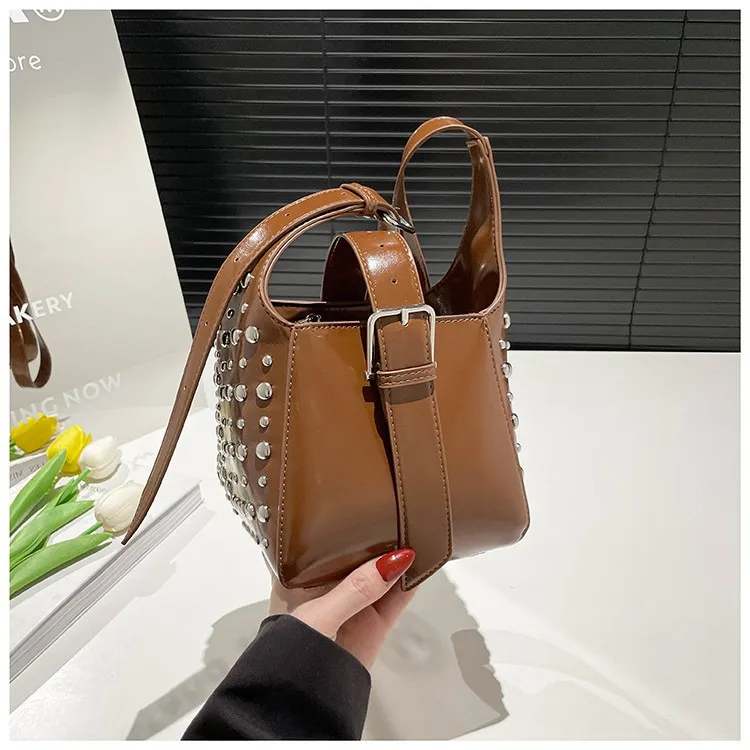 2025 Sweet Cool Rivet Bucket Bag - Edgy Biker Style, Shoulder/Handheld Trendy for Women
2025 Sweet Cool Rivet Bucket Bag - Edgy Biker Style, Shoulder/Handheld Trendy for Women