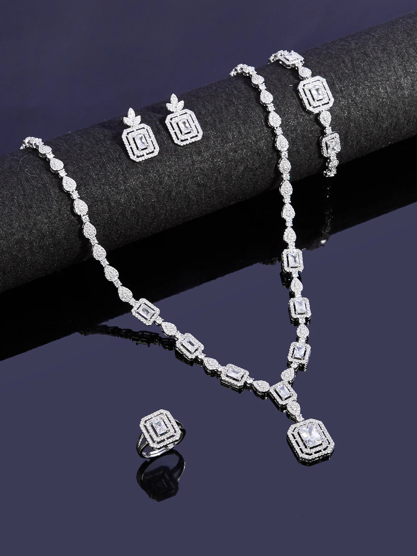 High-end Jewellery Shiny Big Square Cubic Zirconia Stone Wedding Bridal Necklace Earrings Party Costume Jewelry Sets for Women
High-end Jewellery Shiny Big Square Cubic Zirconia Stone Wedding Bridal Necklace Earrings Party Costume Jewelry Sets for Women