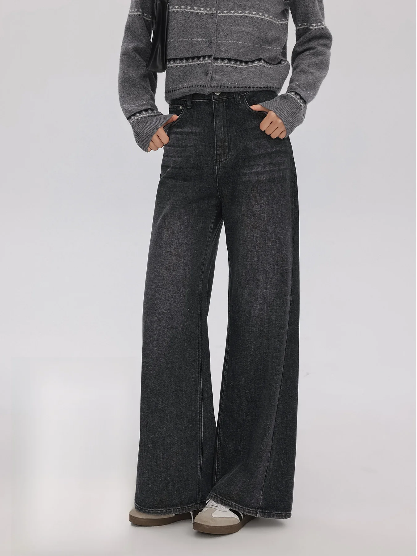 Джинсы с высокой талией и прямым кроем, с нашивками, женские, осенне-зимние, черные, маленький размер, модные повседневные хлопковые джинсовые брюки
Джинсы с высокой талией и прямым кроем, с нашивками, женские, осенне-зимние, черные, маленький размер, модные повседневные хлопковые джинсовые брюки