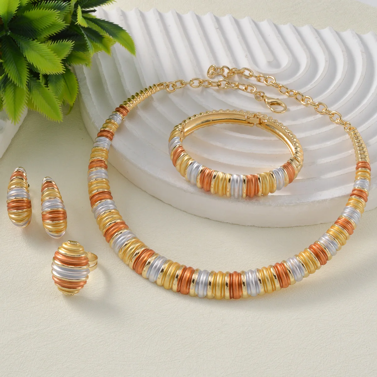 Spiral Stacked Ring Design Gold Plated 4Pcs Jewelry Set Necklace Open Bangle Adjustable Ring Drop Earring Dubai Bridal Wedding
Spiral Stacked Ring Design Gold Plated 4Pcs Jewelry Set Necklace Open Bangle Adjustable Ring Drop Earring Dubai Bridal Wedding
