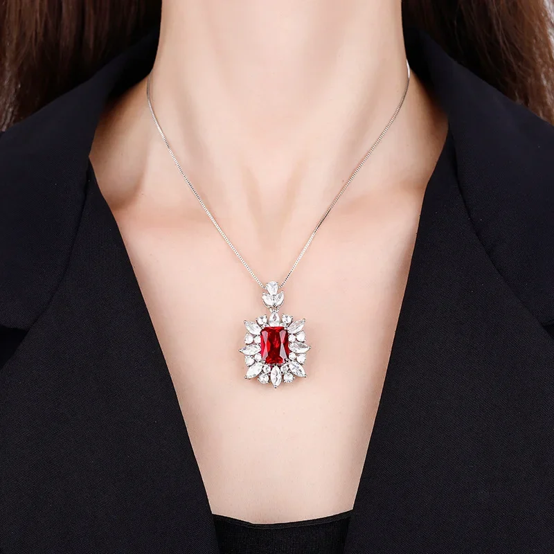 S925 Silver Plated 18K Gold Plated PT950 Platinum Colored Gem Square Temperament Luxury Pendant Necklace Female Main Stone 10*14
S925 Silver Plated 18K Gold Plated PT950 Platinum Colored Gem Square Temperament Luxury Pendant Necklace Female Main Stone 10*14