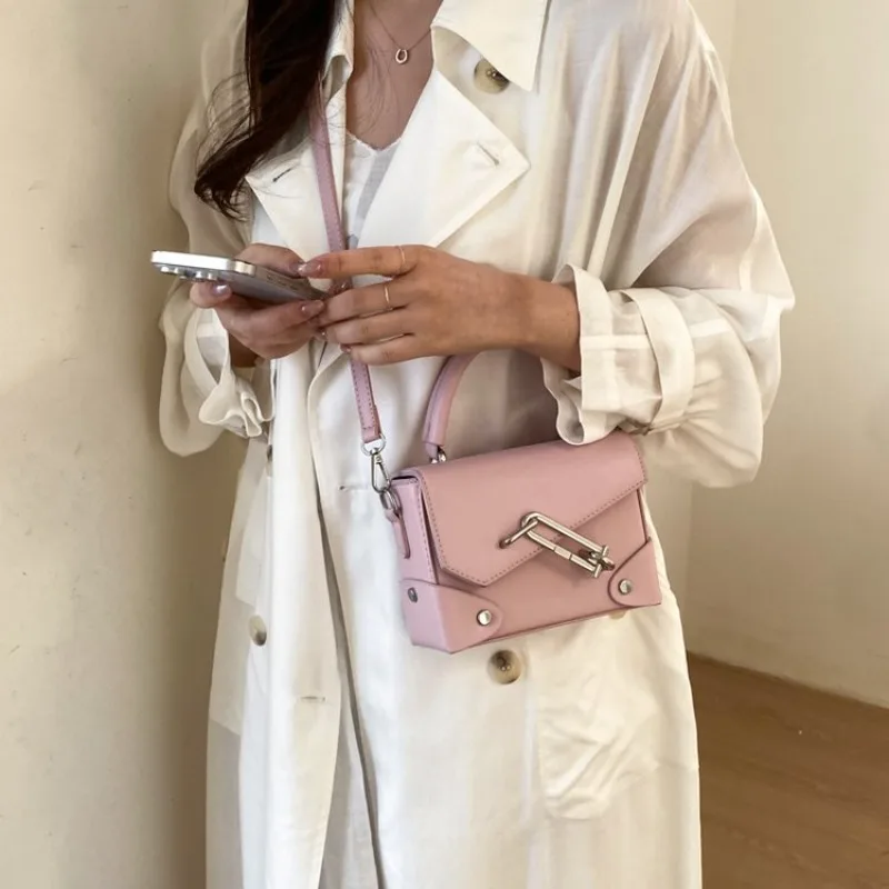 Luxury Trendy Paris Crossbody Handbag Women High End Leather Classic Elegant Vintage Simple Bag
Luxury Trendy Paris Crossbody Handbag Women High End Leather Classic Elegant Vintage Simple Bag