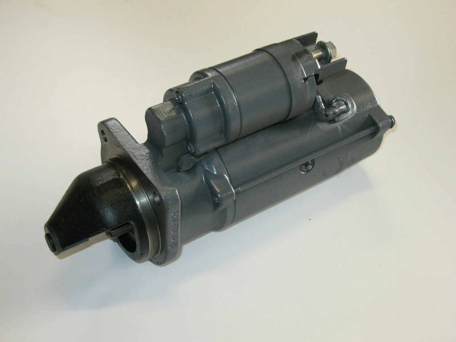 Brand New 12V 4.0KW 9T Auto Starter Assembly 01183712 11.132.137 Starting Motor
Brand New 12V 4.0KW 9T Auto Starter Assembly 01183712 11.132.137 Starting Motor