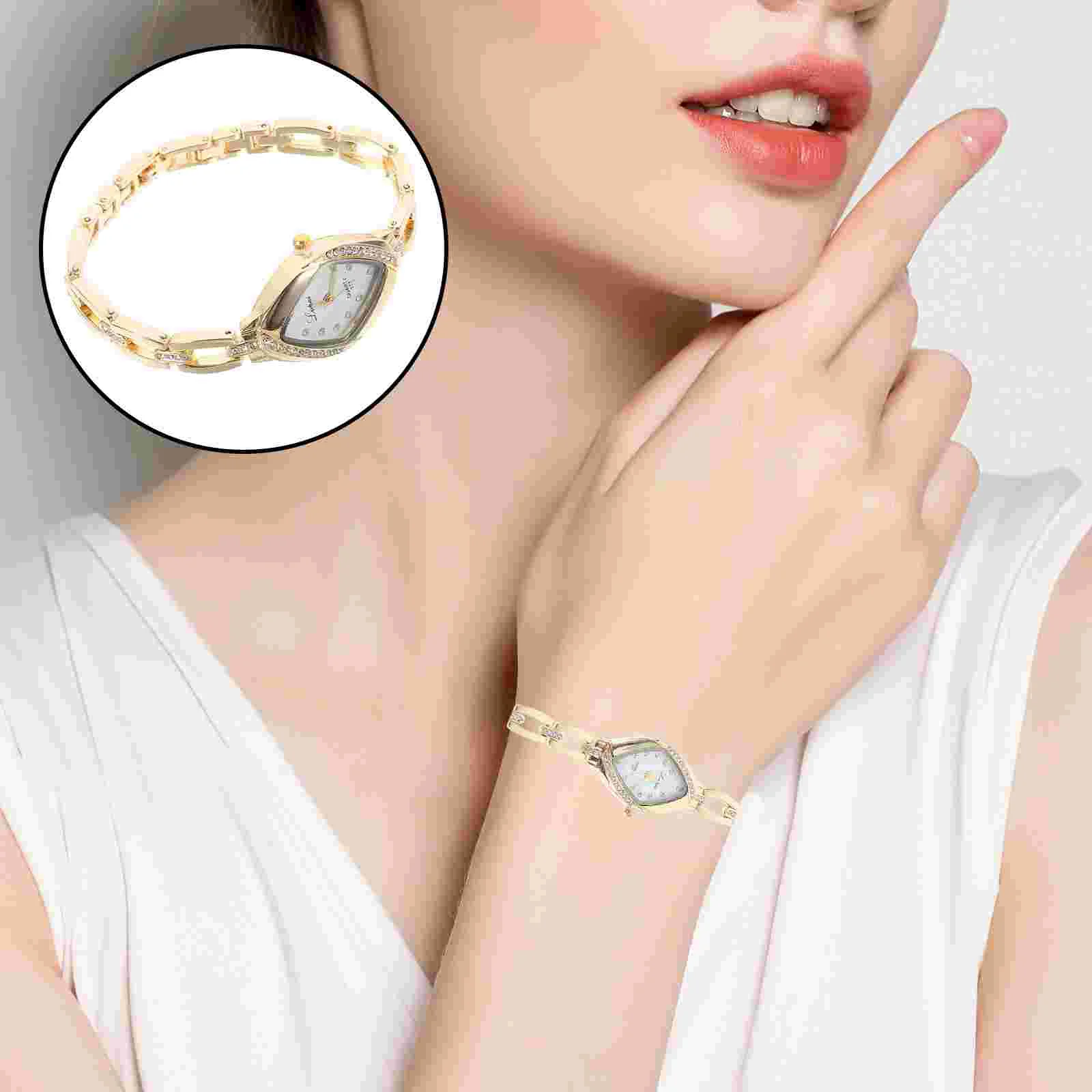 P128 Women's Rhinestone Wrist Watches Steel Bracelet Analog Quartz (Golden White) p128 quartz watch women quartz watch
P128 Women's Rhinestone Wrist Watches Steel Bracelet Analog Quartz (Golden White) p128 quartz watch women quartz watch