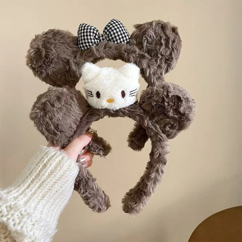 Cute Hello Kitty Headband Autumn and Winter New Cartoon Plush Hairband Leopard Capibala Anti-slip Headband Women Face Headdress
Cute Hello Kitty Headband Autumn and Winter New Cartoon Plush Hairband Leopard Capibala Anti-slip Headband Women Face Headdress