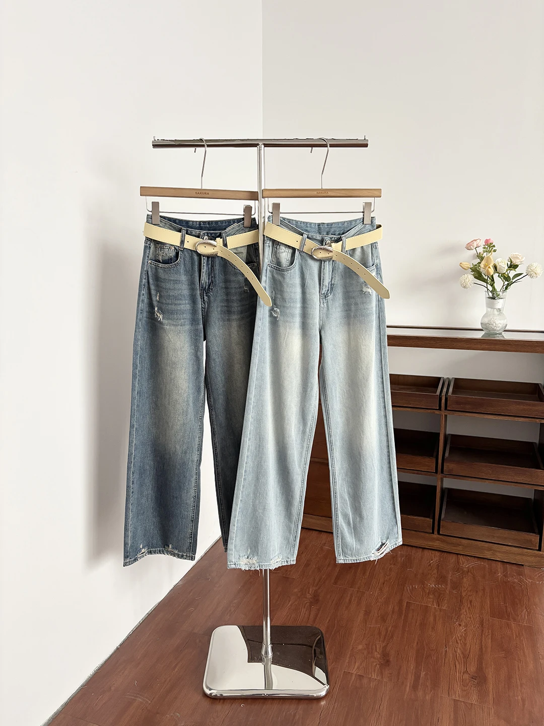 High Waist Wide Leg Denim Jeans Women's Summer 2026 New Style Slimming Versatile Loose Floor-Length Pants Korean Retro
High Waist Wide Leg Denim Jeans Women's Summer 2026 New Style Slimming Versatile Loose Floor-Length Pants Korean Retro