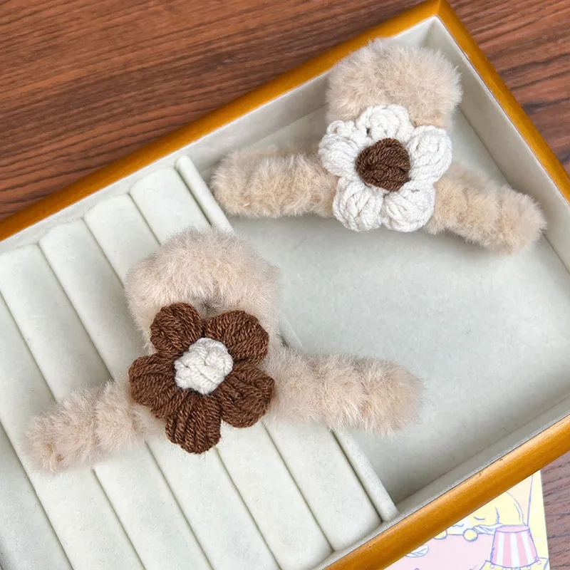 1/2pcs plush floral flower grab clip elegant large shark hair clip hair accessories hairpin ladies fashion hair accessories
1/2pcs plush floral flower grab clip elegant large shark hair clip hair accessories hairpin ladies fashion hair accessories
