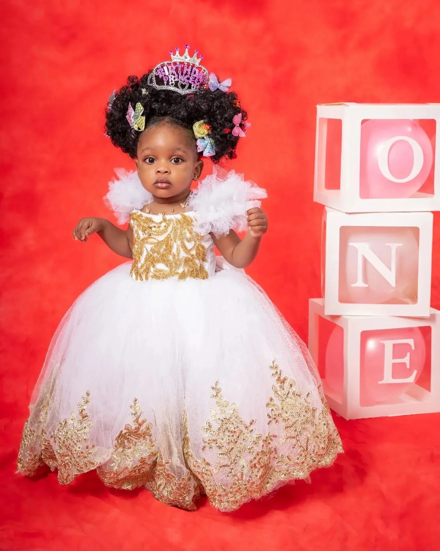 Customized White Flower Girl Dresses For Wedding Gold Appliques Floor Length Cute Baby Birthday Party First Communion Ball Gown
Customized White Flower Girl Dresses For Wedding Gold Appliques Floor Length Cute Baby Birthday Party First Communion Ball Gown