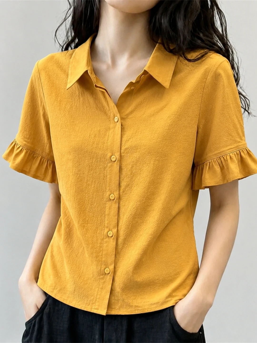 Minimalist Collar Short Sleeve Shirt Women's Loose Fit Single Button Korean Style Summer 2026 Casual Straight Cut Top
Minimalist Collar Short Sleeve Shirt Women's Loose Fit Single Button Korean Style Summer 2026 Casual Straight Cut Top