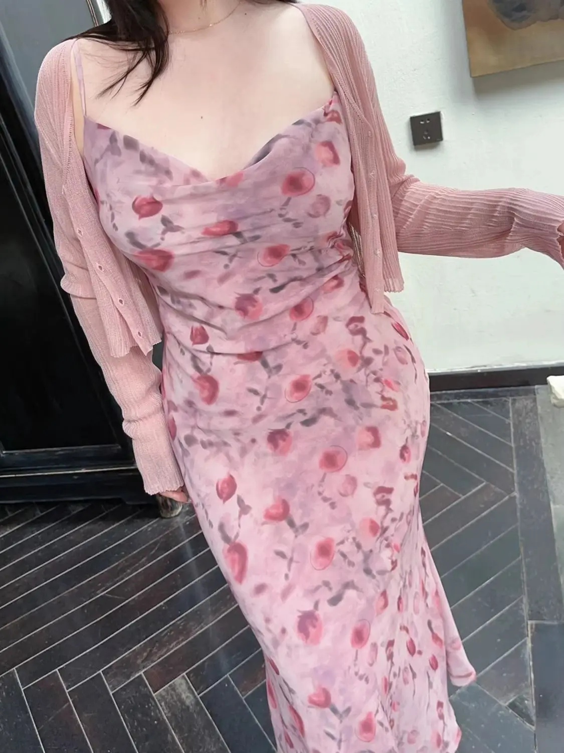 2025 New Arrival Plus Size French Rose Print Elegant Vintage Slimming Halter Bodycon Maxi Dress for Curvy Women
2025 New Arrival Plus Size French Rose Print Elegant Vintage Slimming Halter Bodycon Maxi Dress for Curvy Women