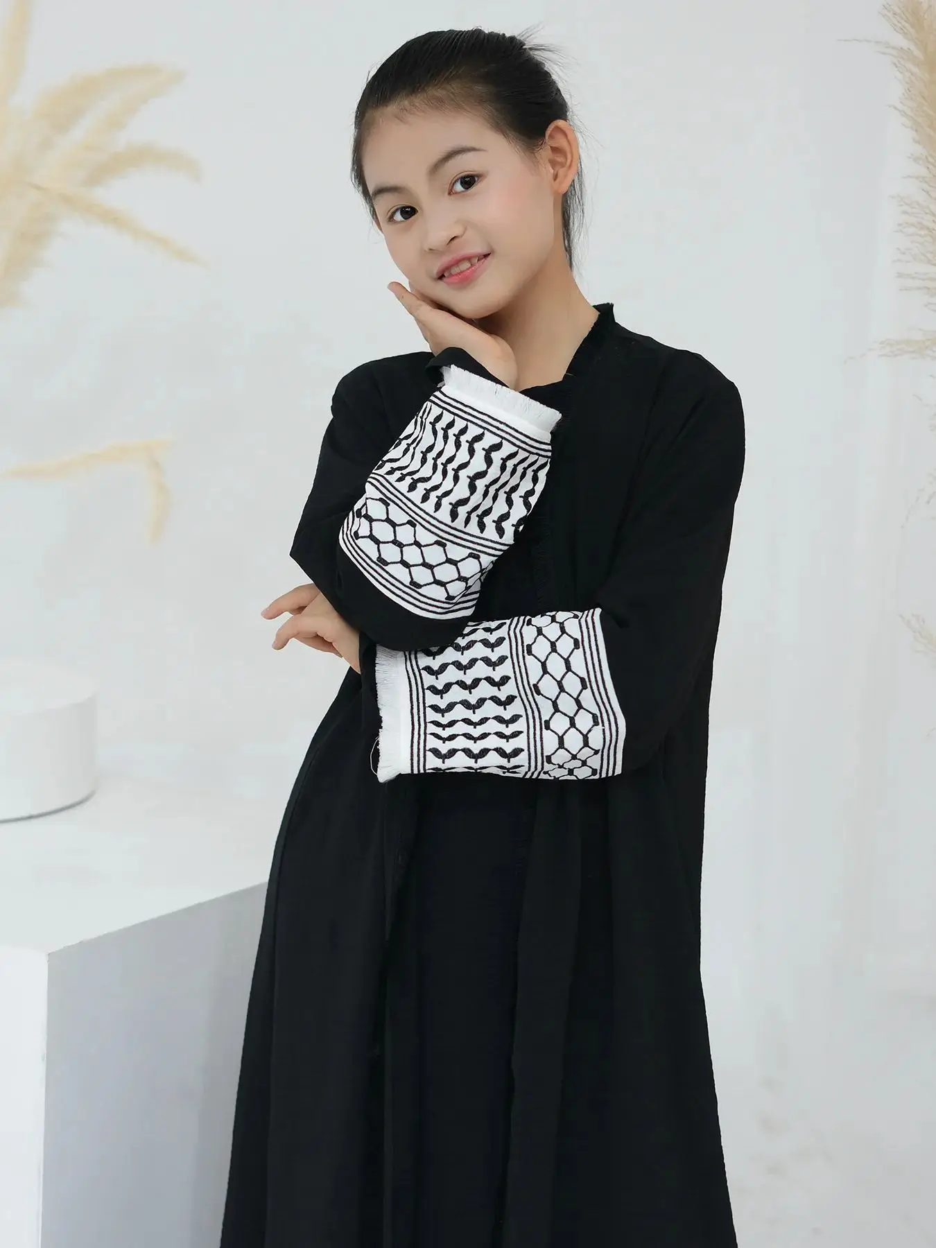 Ramadan Fashion Embroidery abayas 5-14 years child Muslim robe girls full length islamic abaya prayer service clothing wy2032
Ramadan Fashion Embroidery abayas 5-14 years child Muslim robe girls full length islamic abaya prayer service clothing wy2032