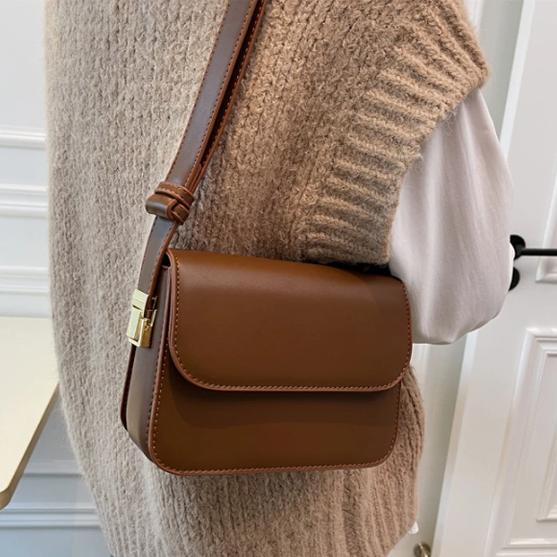 Design Women Handbag New Versatile Women Bag Retro Small Square Bag Fashion Shoulder Crossbody Bag
Design Women Handbag New Versatile Women Bag Retro Small Square Bag Fashion Shoulder Crossbody Bag