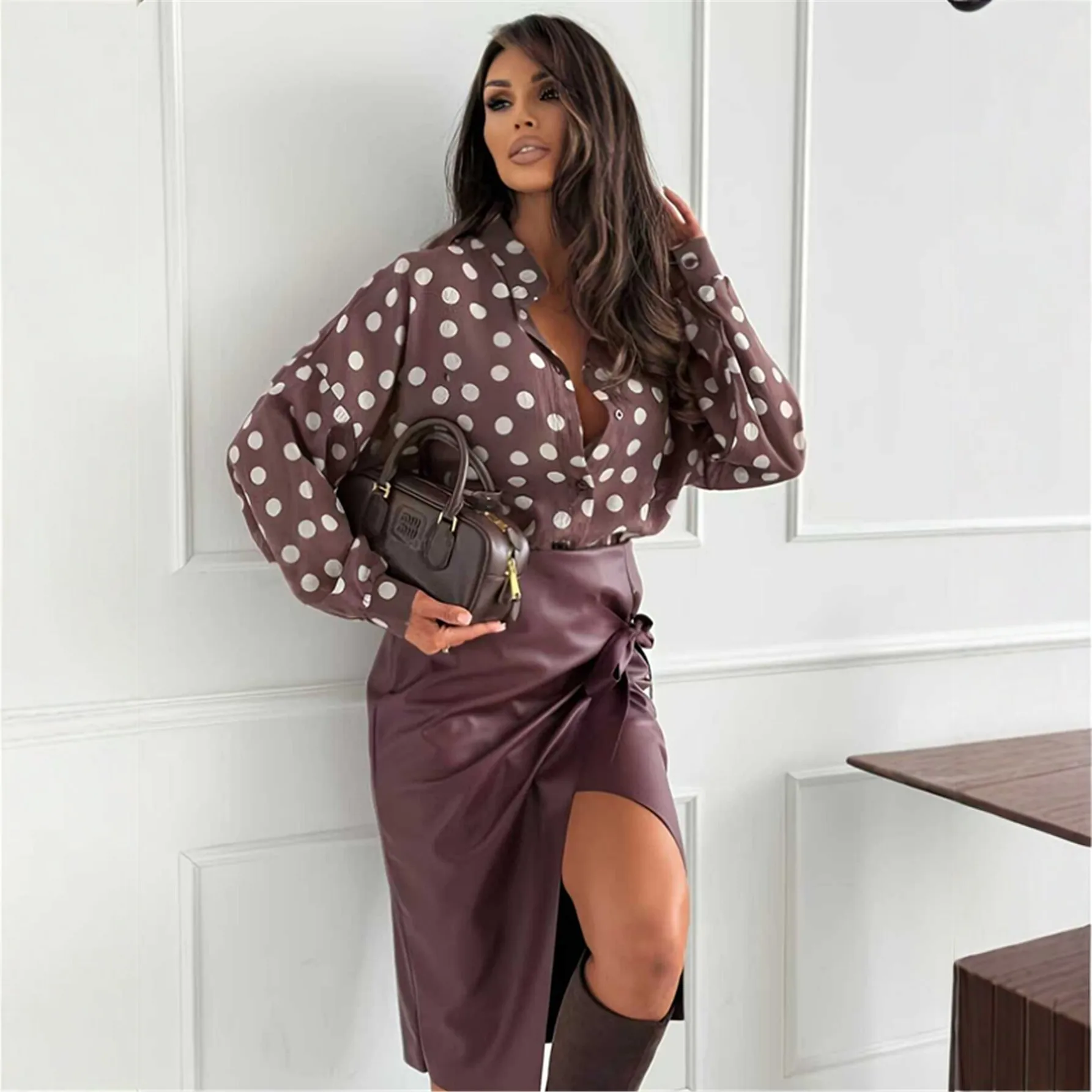 2026 new European and American style polka dot long-sleeved shirt women's loose commuter top
2026 new European and American style polka dot long-sleeved shirt women's loose commuter top
