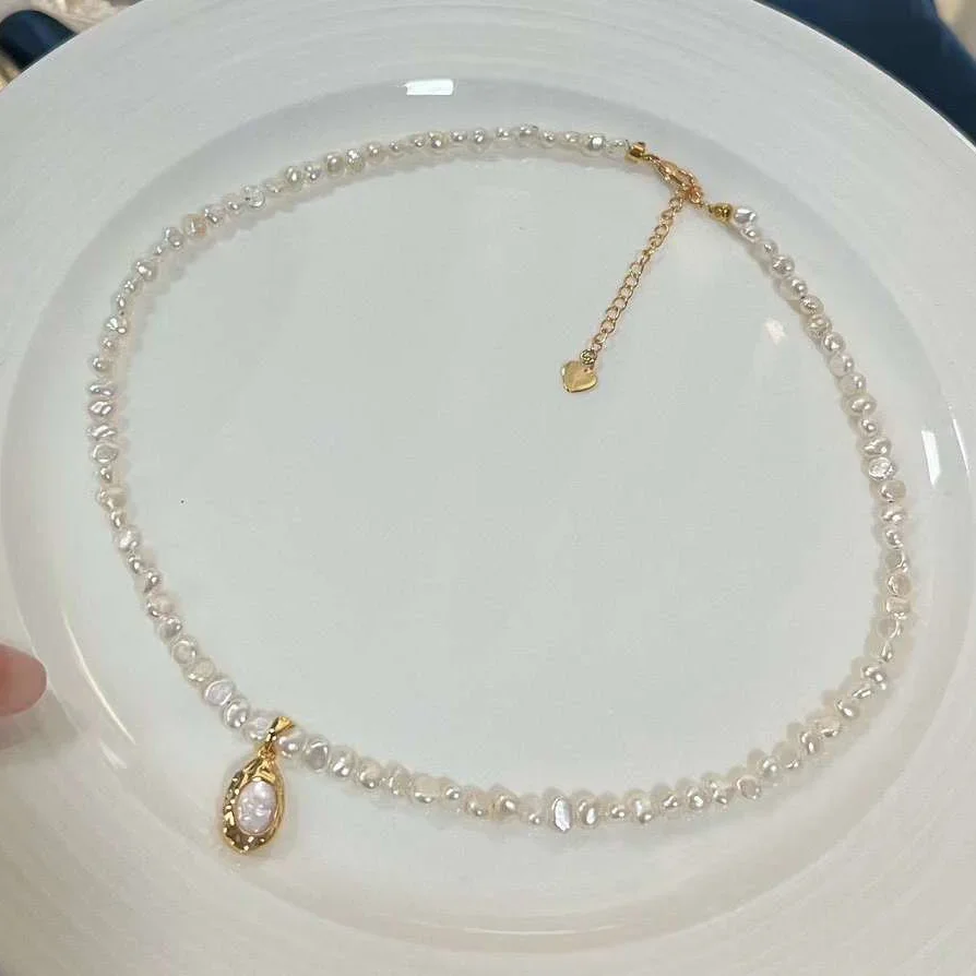Natural Shell Inlaid Droplet Pendant Necklace 6-7MM Natural Small Baroque Pearl Small Collar Chain Necklace New Product
Natural Shell Inlaid Droplet Pendant Necklace 6-7MM Natural Small Baroque Pearl Small Collar Chain Necklace New Product