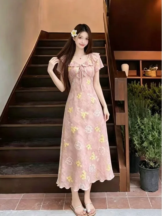 Heavy Embroidery Floral Midi Dress Women's Summer Breathable Short Sleeve Gathers Hemline A-Line Gentle Style Long Dress
Heavy Embroidery Floral Midi Dress Women's Summer Breathable Short Sleeve Gathers Hemline A-Line Gentle Style Long Dress