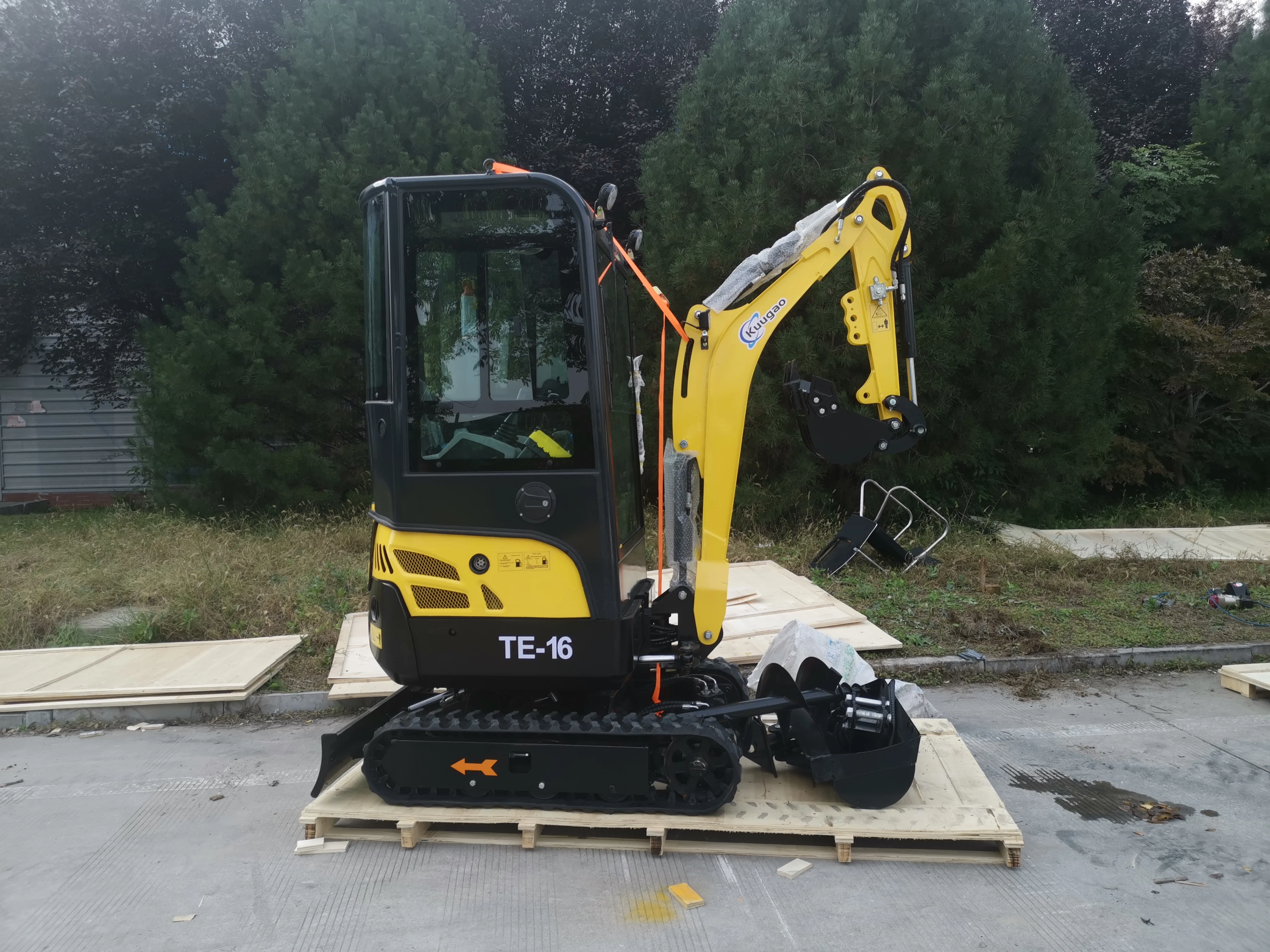 Mini Excavator Kubota Engine 1.5 Ton 1.8 Ton Customized EURO 5 Excavator Diesel Engine Crawler Excavator for Farm Fast Delivery
Mini Excavator Kubota Engine 1.5 Ton 1.8 Ton Customized EURO 5 Excavator Diesel Engine Crawler Excavator for Farm Fast Delivery