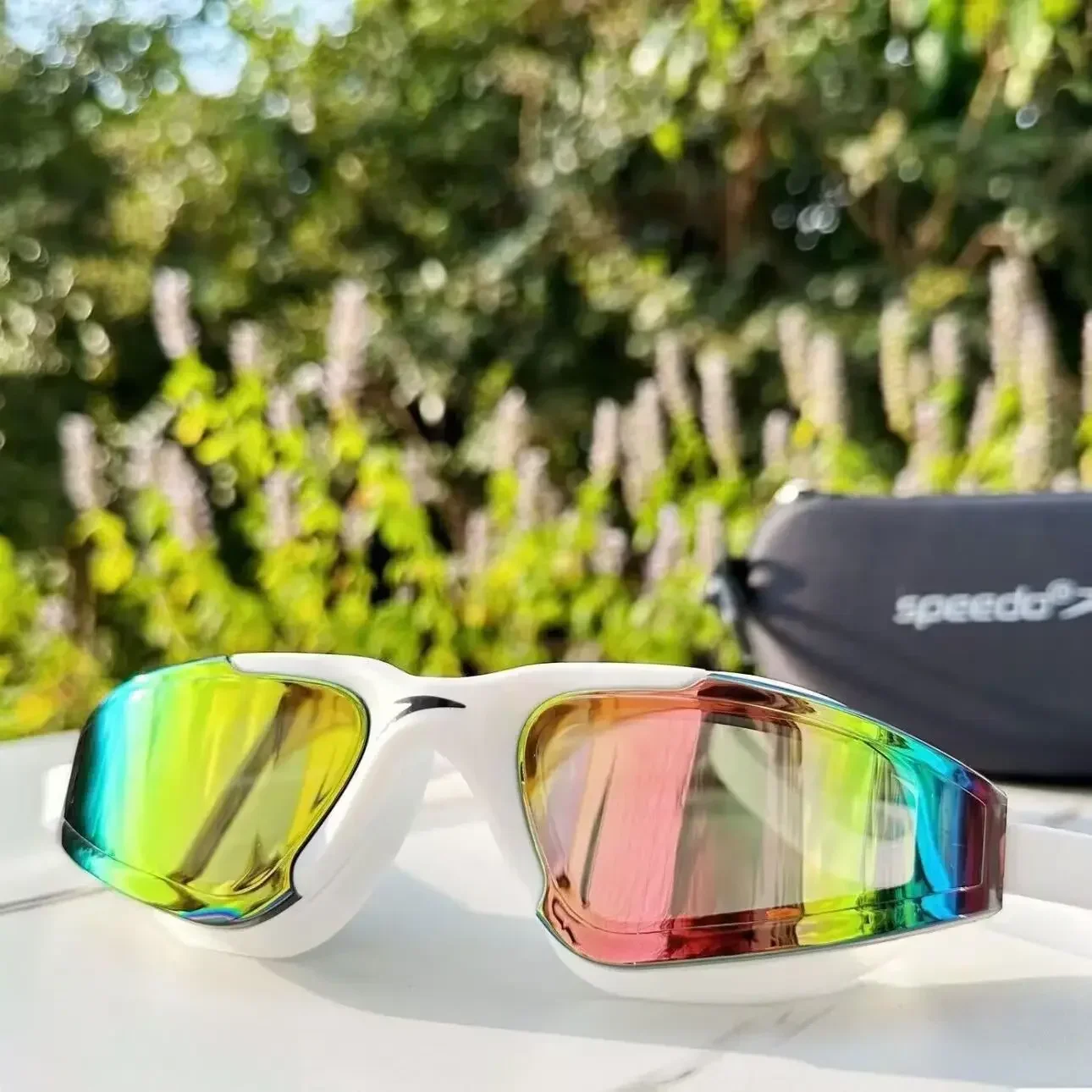 Speedo Electroplated Colored Goggles Wide Vision Frame UV Resistant for Outdoor Swimming Adults
Speedo Electroplated Colored Goggles Wide Vision Frame UV Resistant for Outdoor Swimming Adults