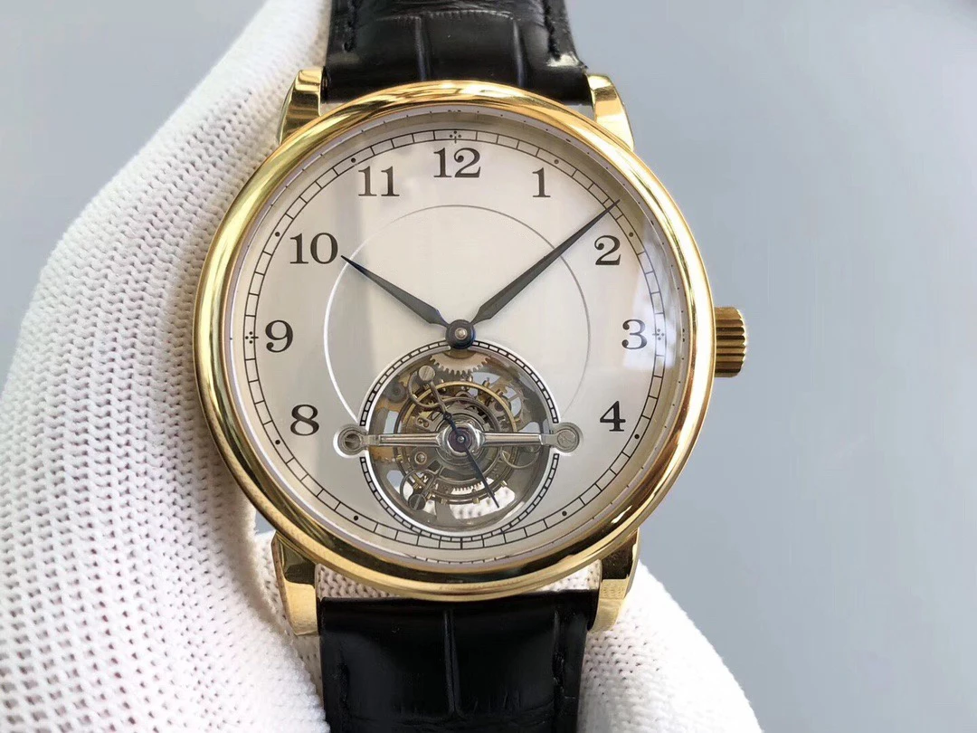 Customized watch, 42mm, sapphire glass mirror, custom integrated movement, leather strap
Customized watch, 42mm, sapphire glass mirror, custom integrated movement, leather strap