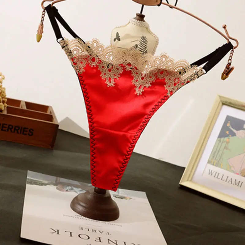 3pcs Sexy G-string Luxury Embroidery Women Panties Lingerie Sexiest Panties French Menstrual Bikini Seamless Thong Underwear New
3pcs Sexy G-string Luxury Embroidery Women Panties Lingerie Sexiest Panties French Menstrual Bikini Seamless Thong Underwear New