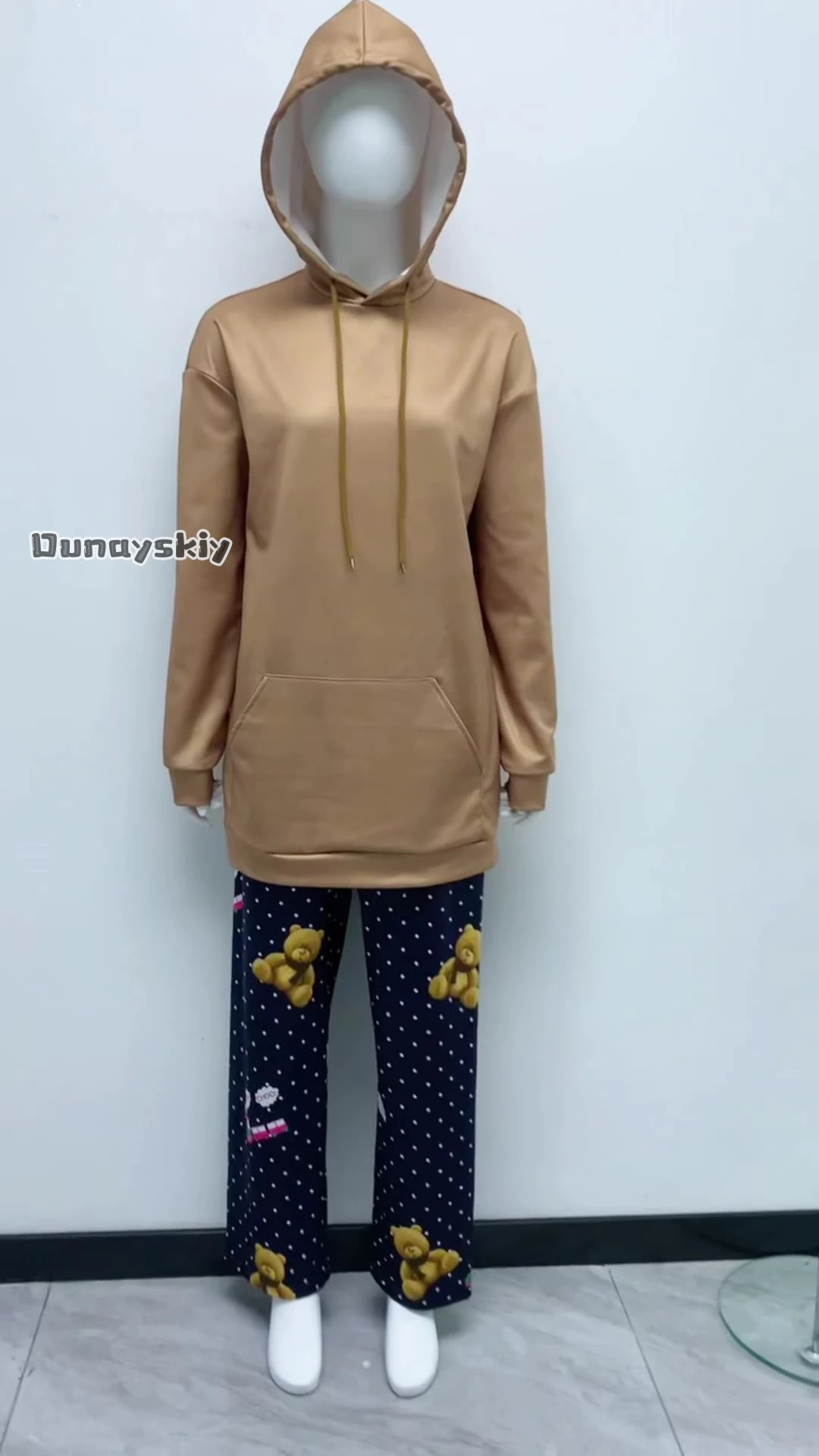 {Dunayskiy}KPop Hunters Косплей RUMI Спальные пижамы Костюмы для выступлений Мультяшные брюки Забавная уличная одежда RUMI Хэллоуин
{Dunayskiy}KPop Hunters Косплей RUMI Спальные пижамы Костюмы для выступлений Мультяшные брюки Забавная уличная одежда RUMI Хэллоуин