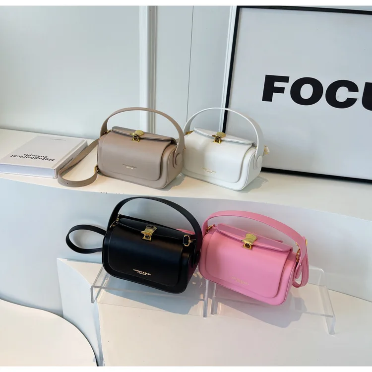 New Versatile Simple Small Square Bag Premium Versatile Crossbody Light Luxury Texture Commuter Shoulder
New Versatile Simple Small Square Bag Premium Versatile Crossbody Light Luxury Texture Commuter Shoulder