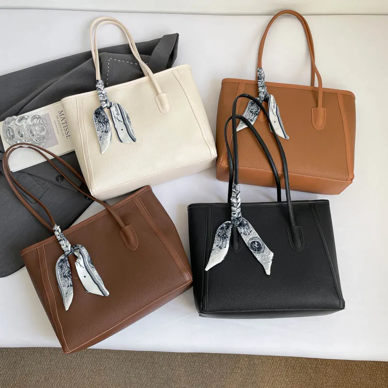 Shoulder Bag Vintage Minimalist Large Capacity Commuter Tote Bag Woman Fashionable Cool Personality All-matching
Shoulder Bag Vintage Minimalist Large Capacity Commuter Tote Bag Woman Fashionable Cool Personality All-matching