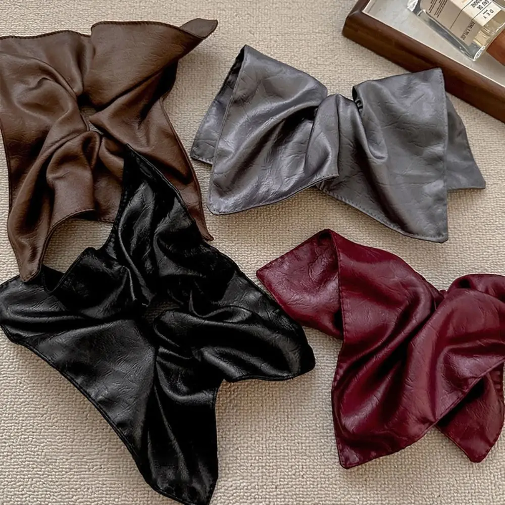 Fashion Vintage Leather Square Scrunchies High-end Luxury Pleated Low Hair Bands Casual Hair Rope Women Girls Accessories
Fashion Vintage Leather Square Scrunchies High-end Luxury Pleated Low Hair Bands Casual Hair Rope Women Girls Accessories