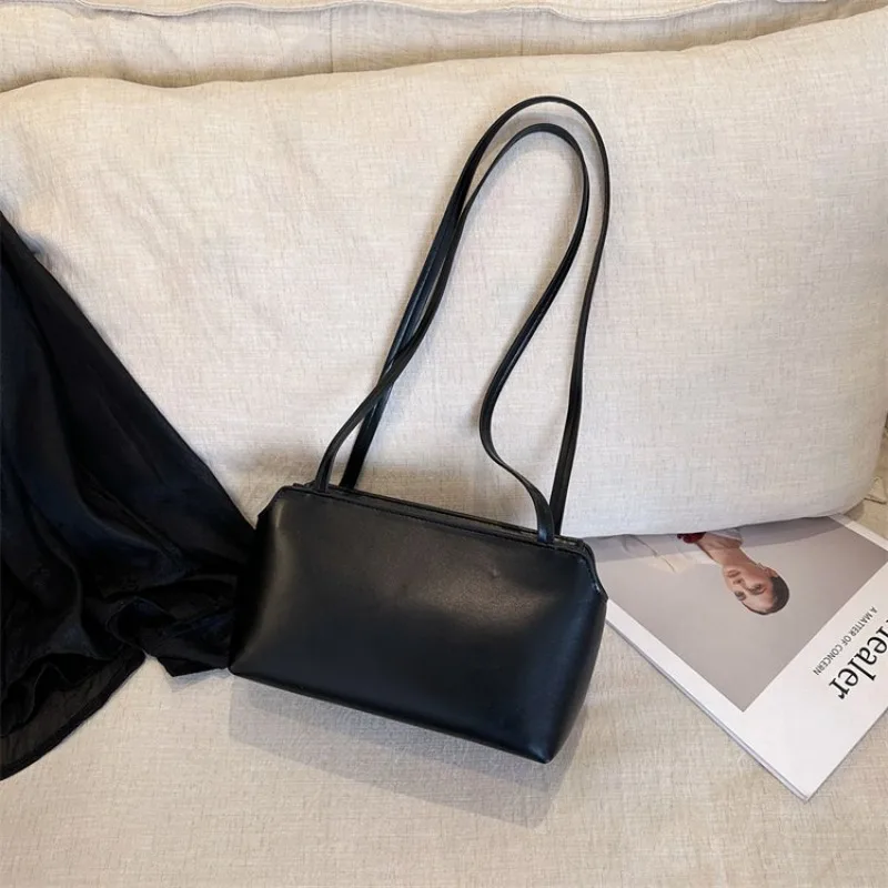 High End Minimalist Diaper Bag For Women Crossbody Messenger Bag Trendy Design Large Capacity Solid Color Elegant Leather
High End Minimalist Diaper Bag For Women Crossbody Messenger Bag Trendy Design Large Capacity Solid Color Elegant Leather