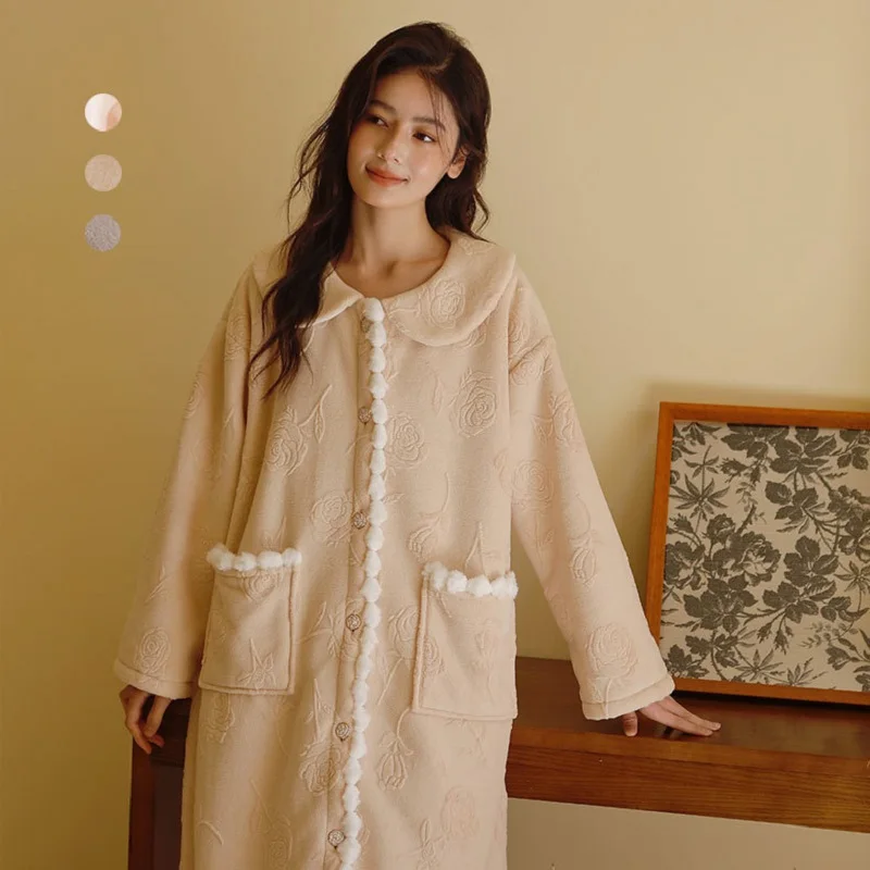 Vintage Thicken Flannel Warm Long Robes For Women Sweet Princess Embriodery Loose Kimono Sleepwear Autumn Winter Home Clothes
Vintage Thicken Flannel Warm Long Robes For Women Sweet Princess Embriodery Loose Kimono Sleepwear Autumn Winter Home Clothes