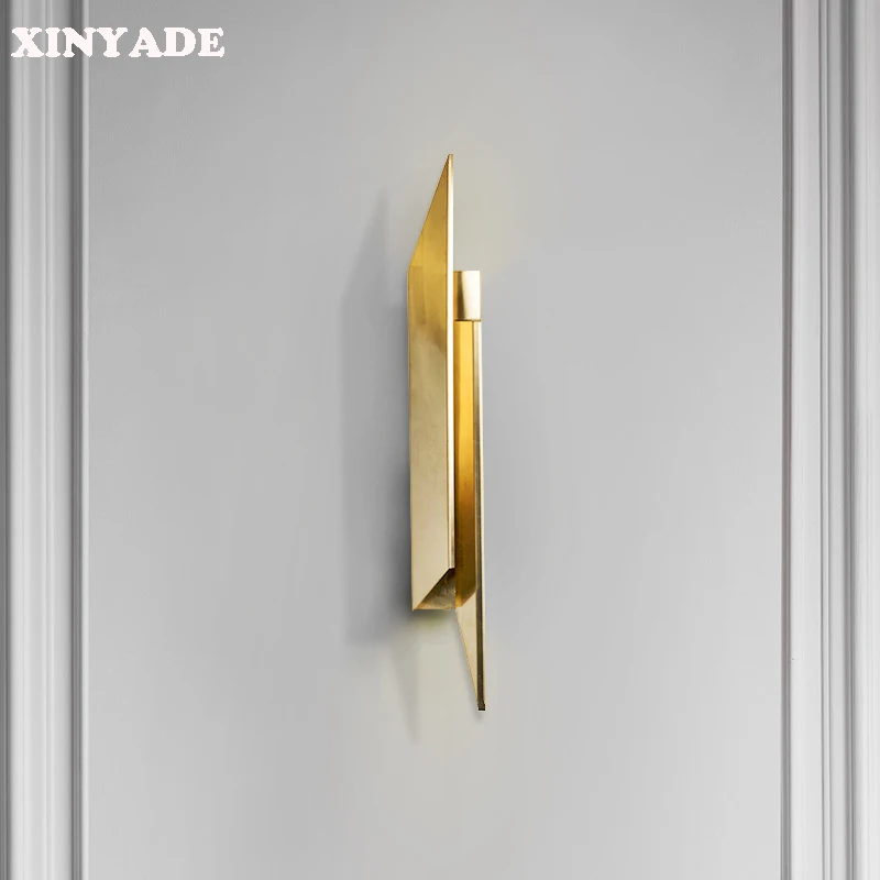 Modern wall hanging golden minimalist lighting living room art deco luxury background designer bedroom bedside wall lamp
Modern wall hanging golden minimalist lighting living room art deco luxury background designer bedroom bedside wall lamp