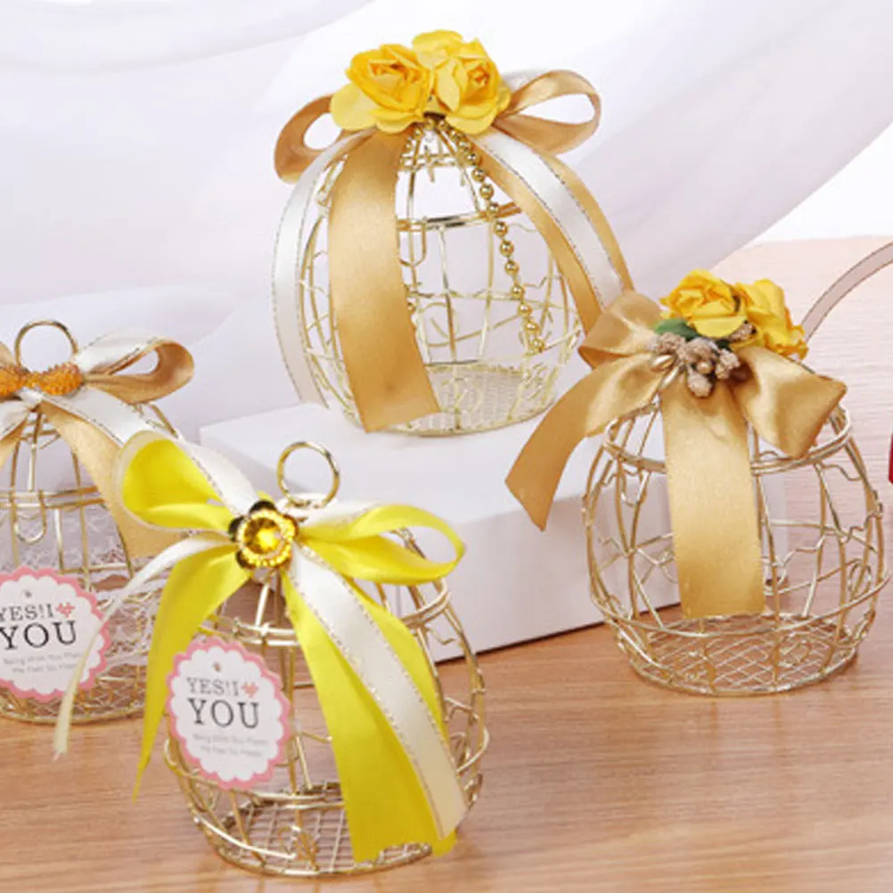 6pcs Birdcage Shape Tinplate Candy Boxes Hollow Design For Wedding Party Favors Gift Treat Containers Chocolate Case Golden
6pcs Birdcage Shape Tinplate Candy Boxes Hollow Design For Wedding Party Favors Gift Treat Containers Chocolate Case Golden